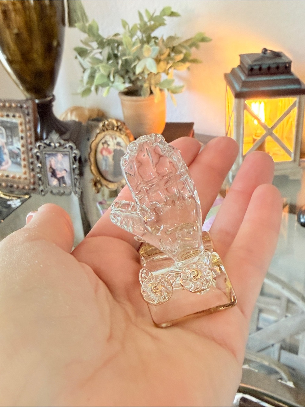 Vintage Glass Praying Hands on Bible with Flowers - Picture 9 of 13